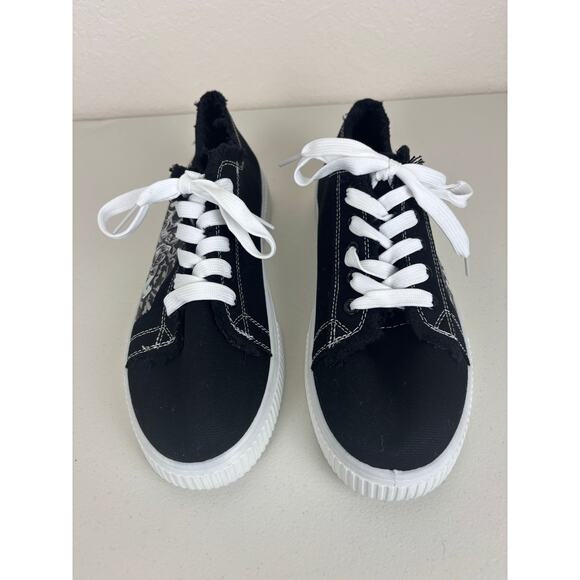Black Canvas Sneakers with Skull Graphic. Size 42, Women’s US Size 11 - Picture 2 of 8
